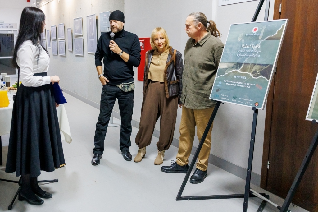  Wernisaż wystawy fotografii "Cisza dzikich miejsc" i "Rysunki Artura Grottgera w fotograficznej adaptacji"